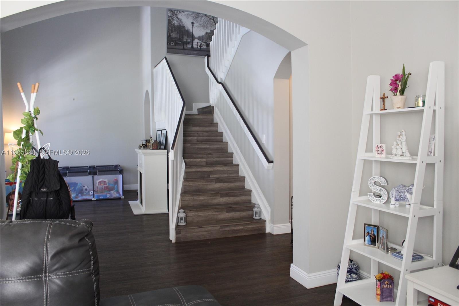 COUNTRYSIDE - Residential