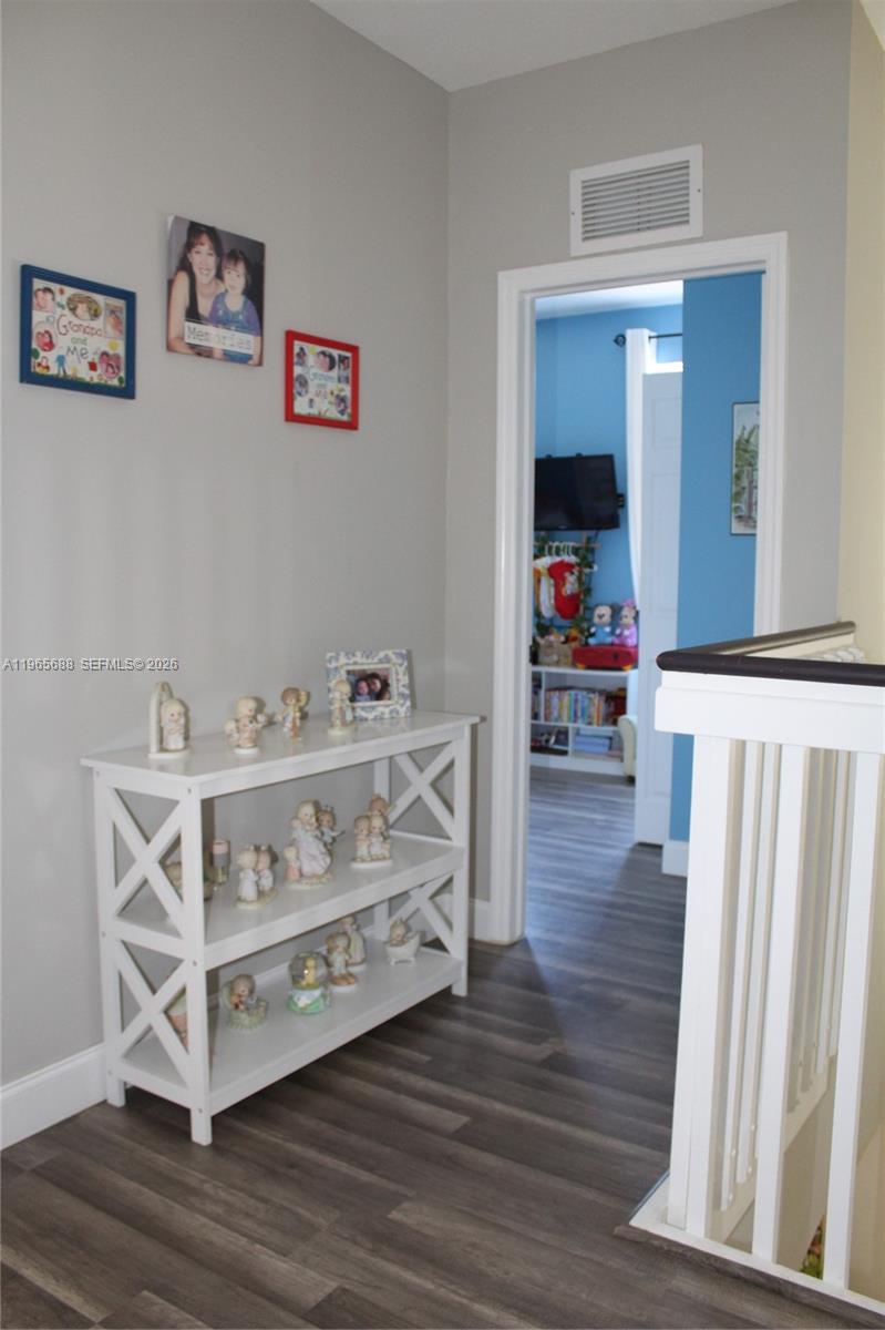 COUNTRYSIDE - Residential