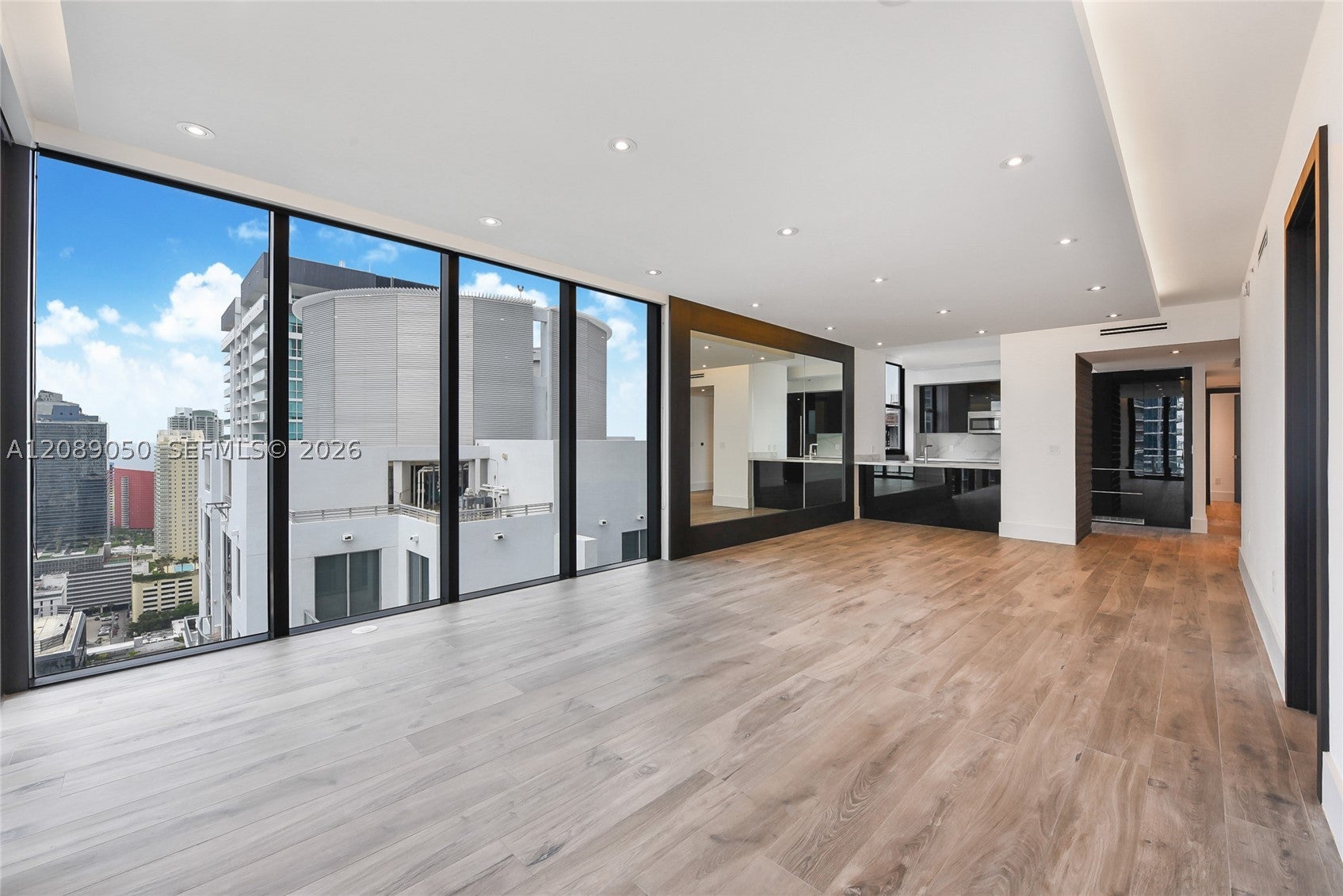 1010 Brickell Ave 3905