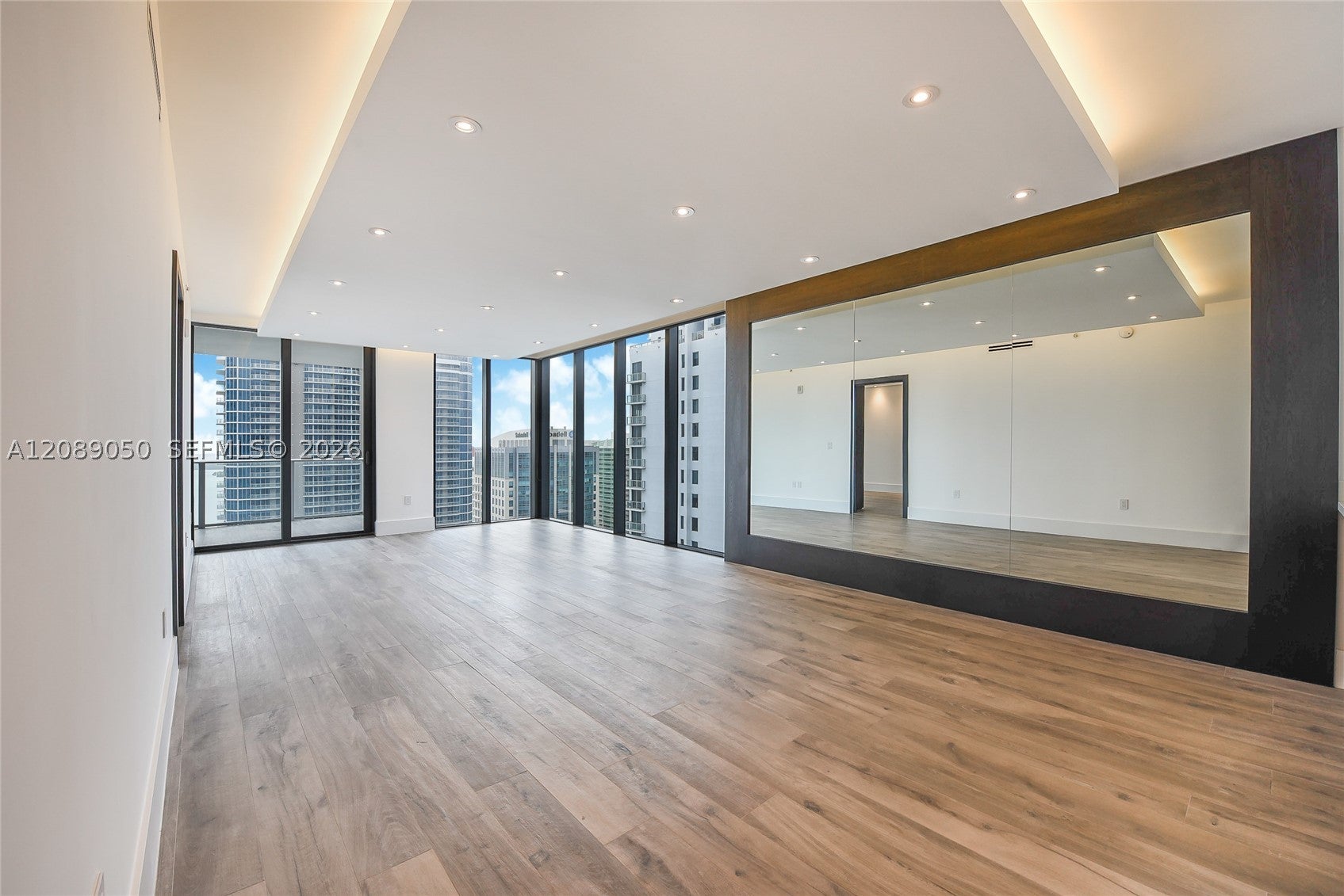 1010 Brickell Ave 3905