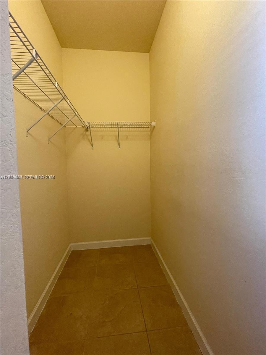 KENDALL COMMONS TOWNHOMES - Residential Lease