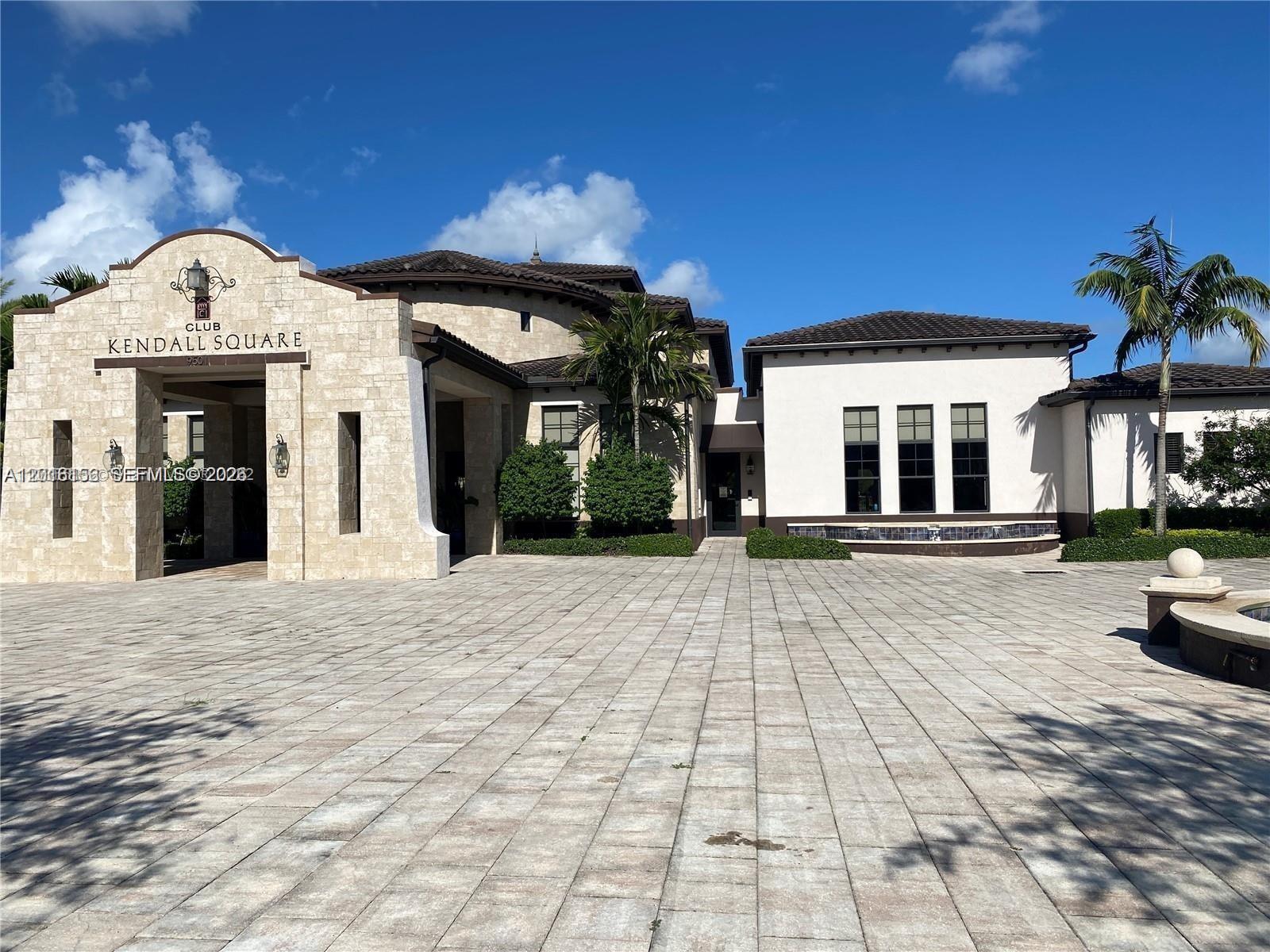 KENDALL COMMONS TOWNHOMES - Residential Lease