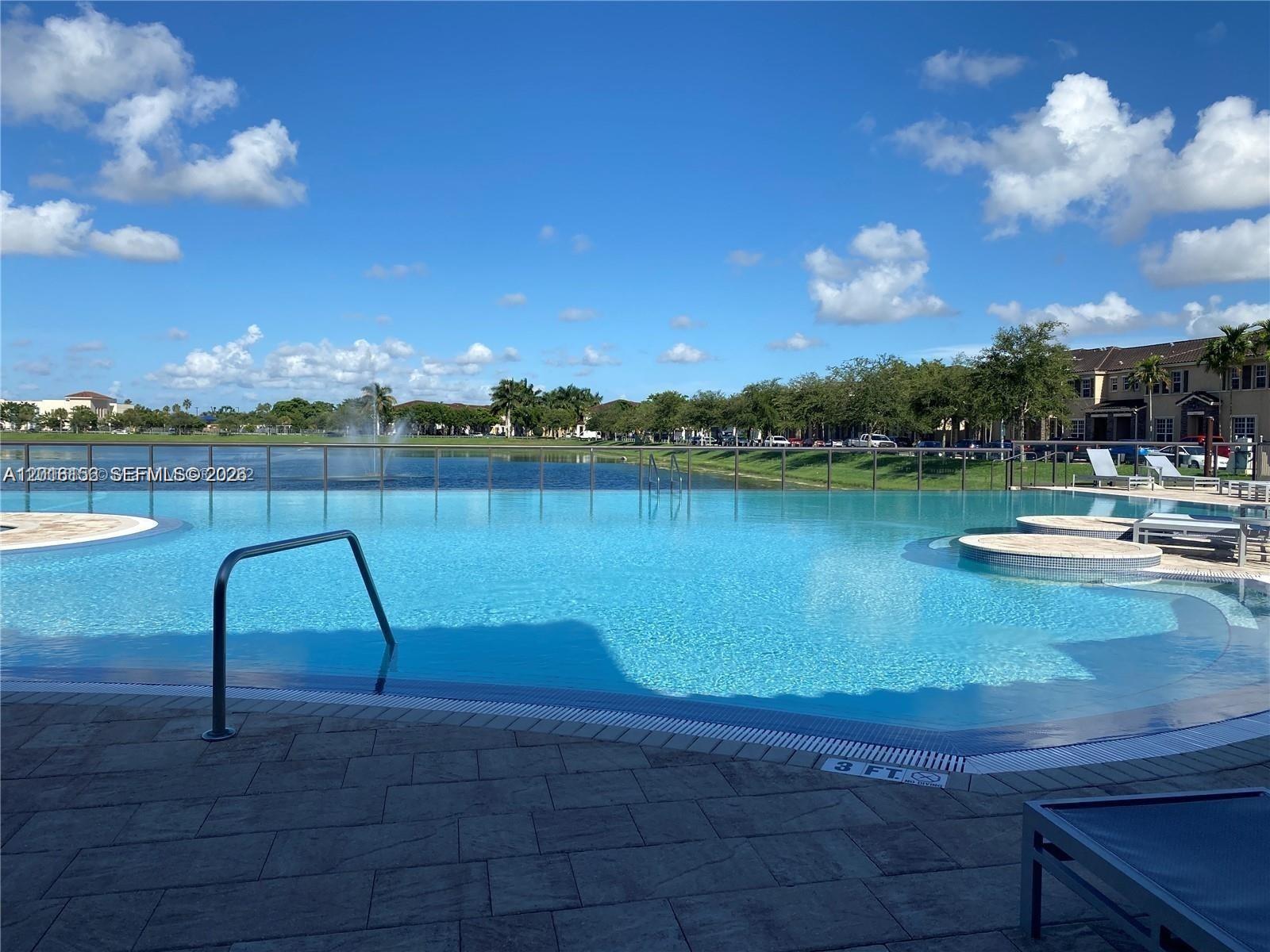 KENDALL COMMONS TOWNHOMES - Residential Lease
