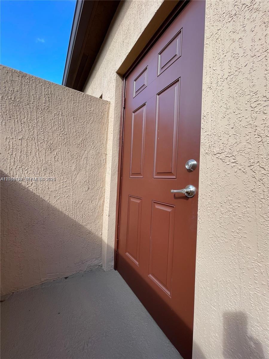 KENDALL COMMONS TOWNHOMES - Residential Lease