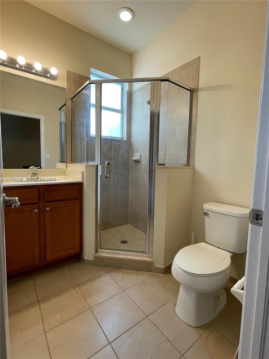 KENDALL COMMONS TOWNHOMES - Residential Lease