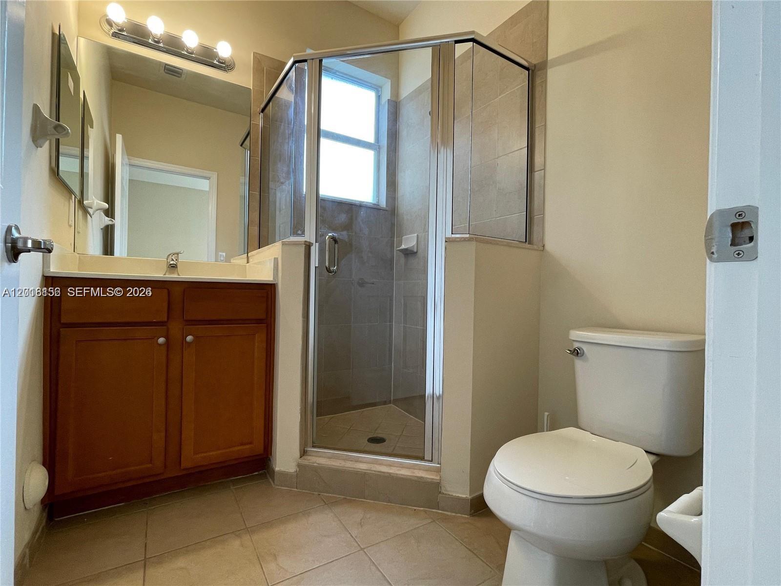 KENDALL COMMONS TOWNHOMES - Residential Lease
