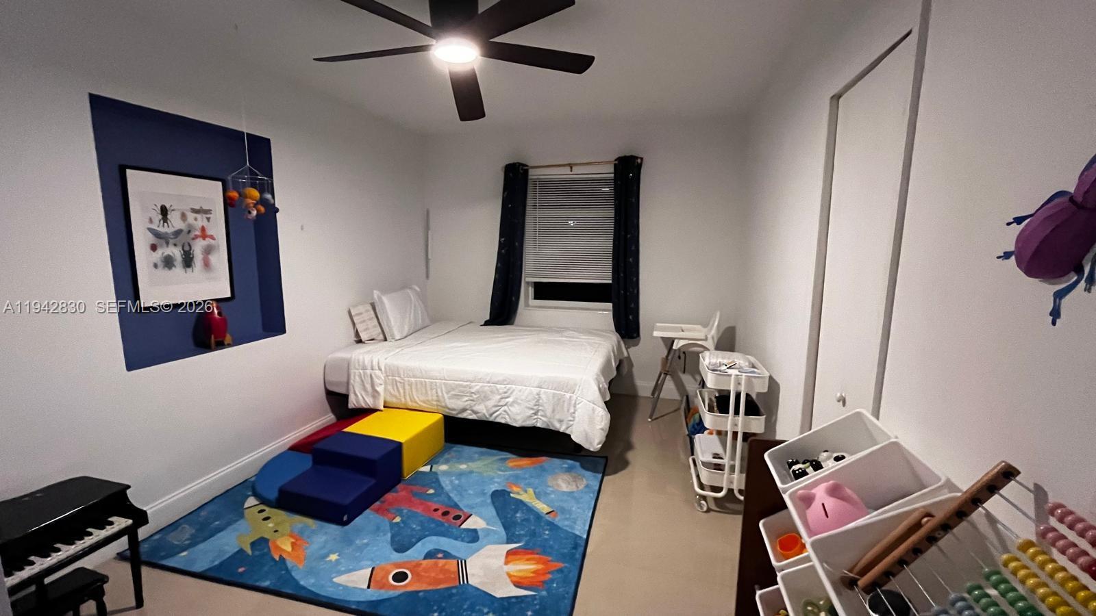 HOLLYWOOD LITTLE RANCHES - Residential Lease