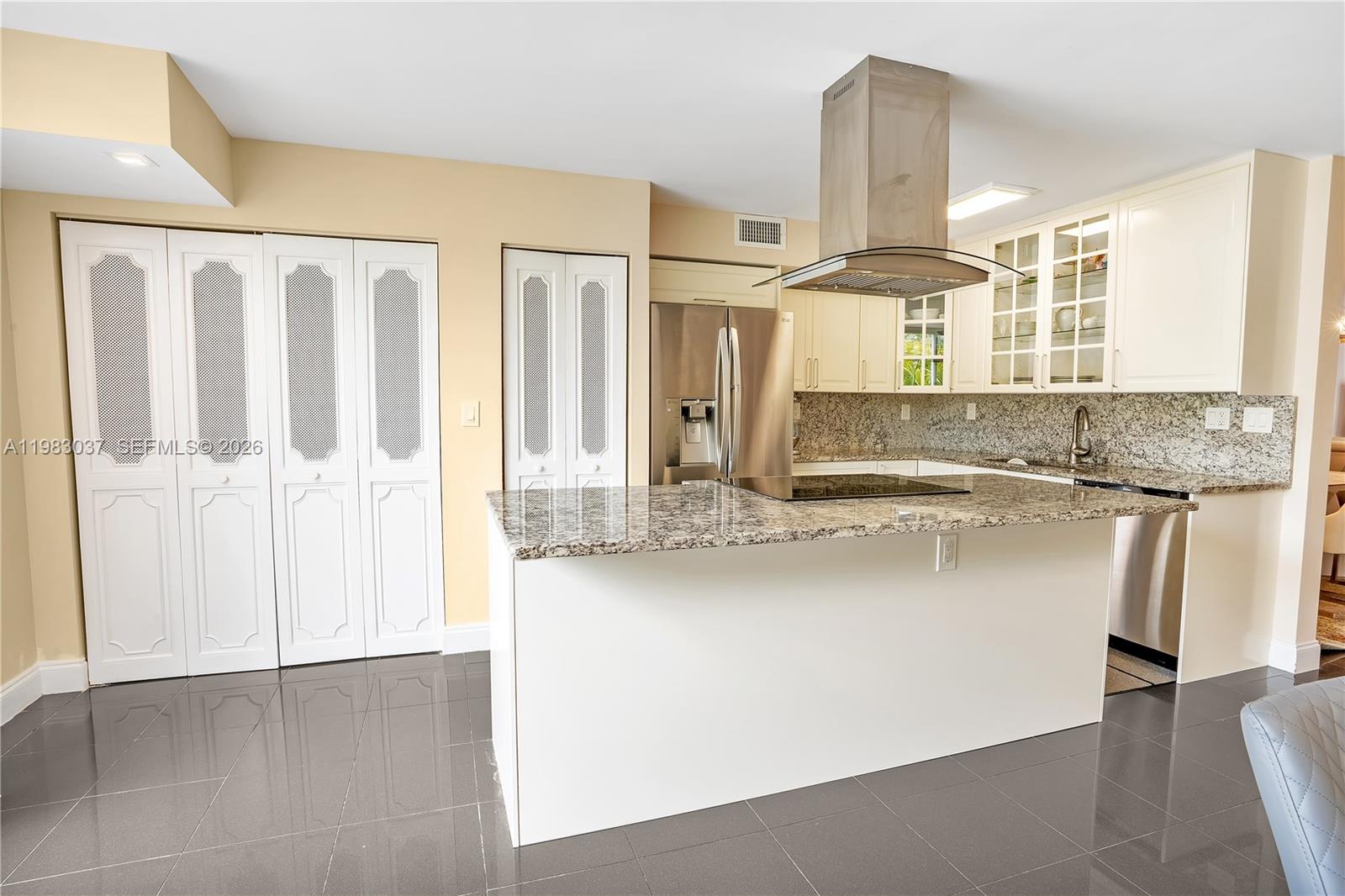 VENETIAN PARK III CONDO - Residential Lease