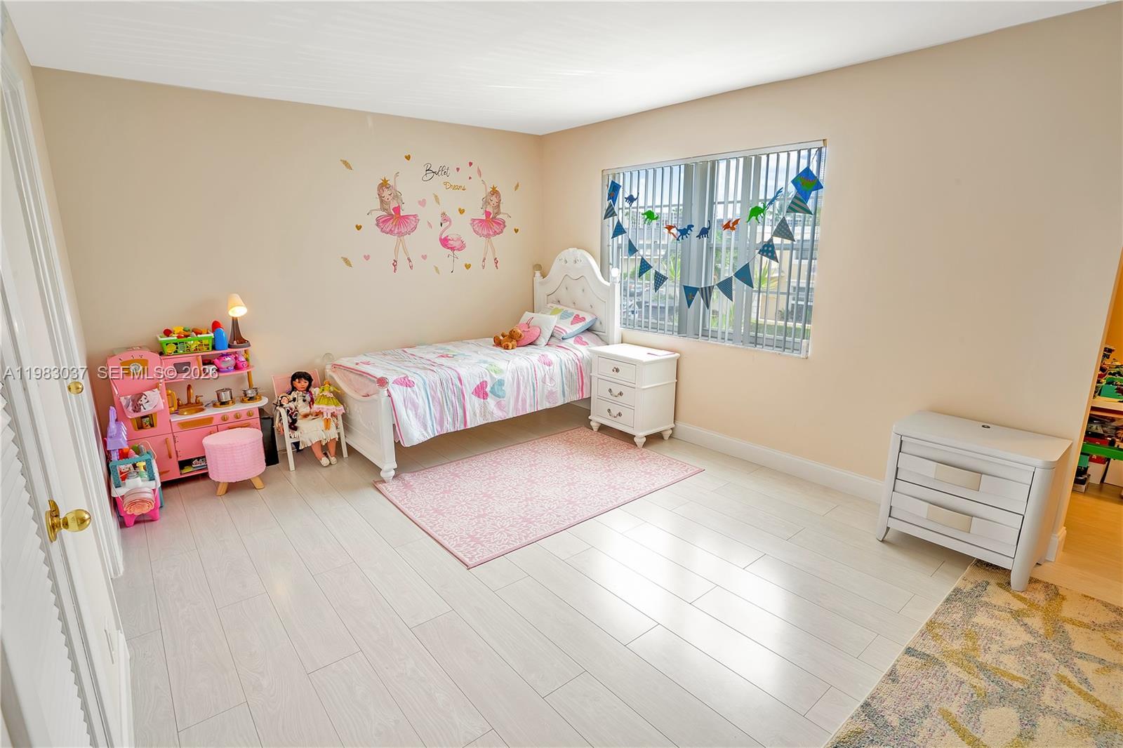 VENETIAN PARK III CONDO - Residential Lease