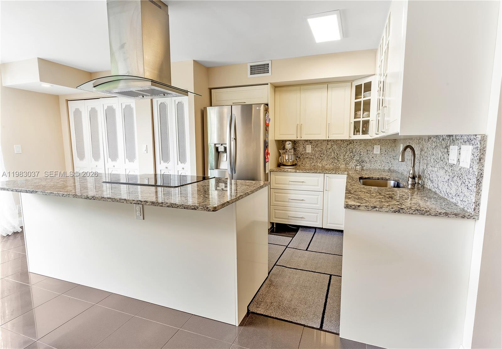 VENETIAN PARK III CONDO - Residential Lease