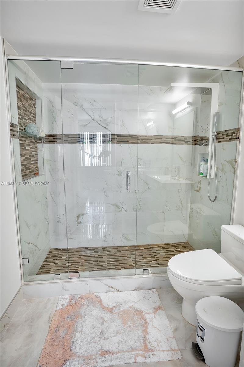 VENETIAN PARK III CONDO - Residential Lease