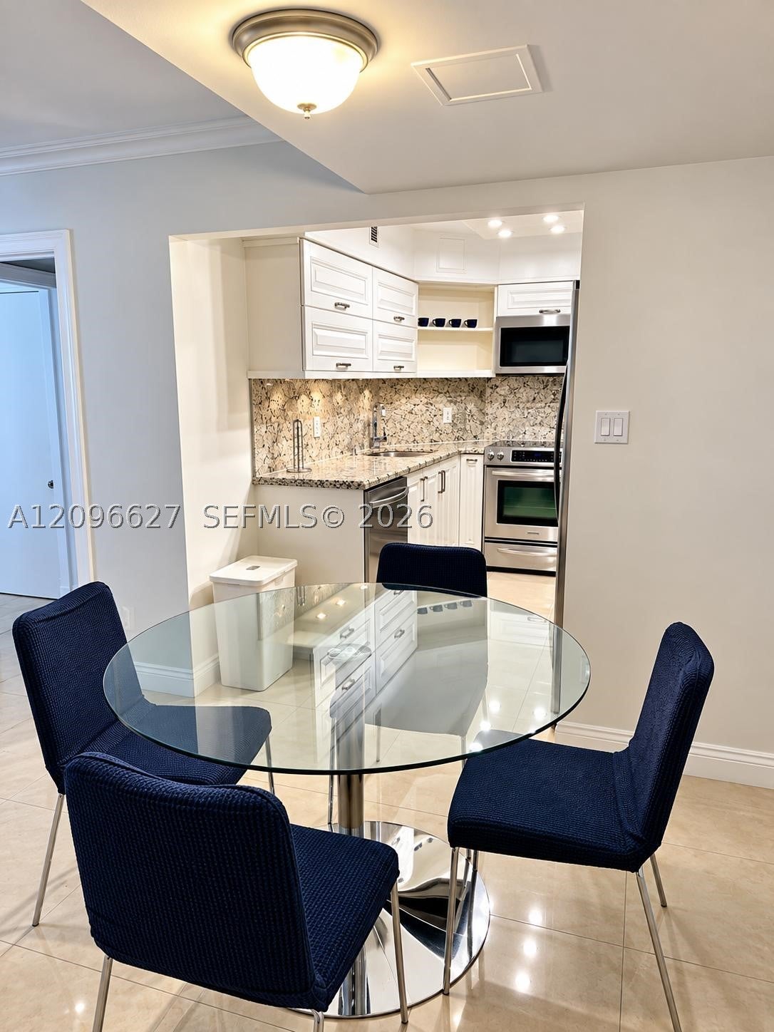 5225 Collins Ave 614