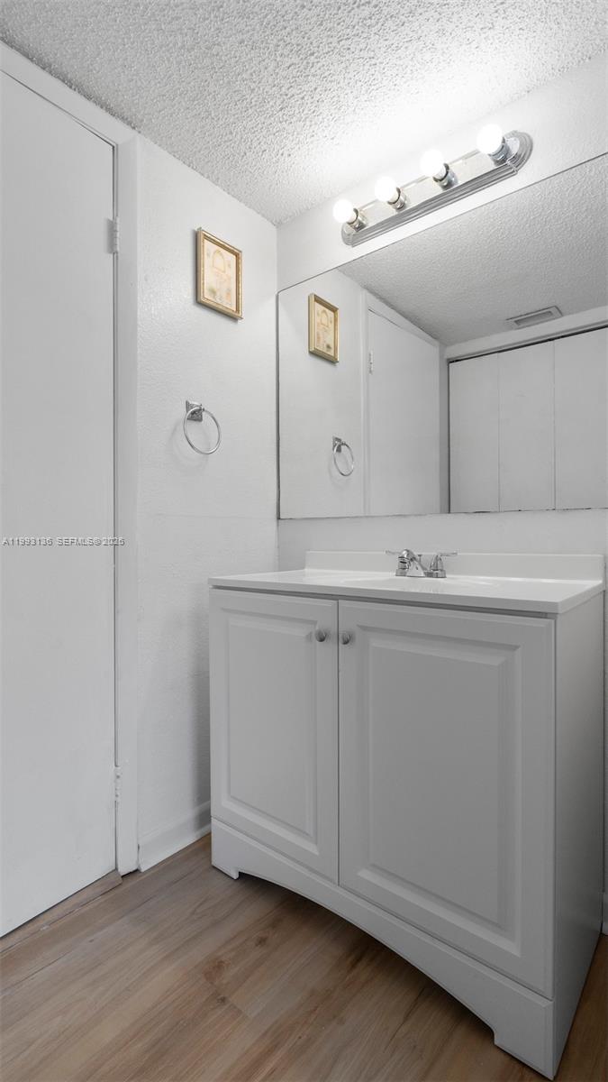 VISCONTI CONDO - Residential