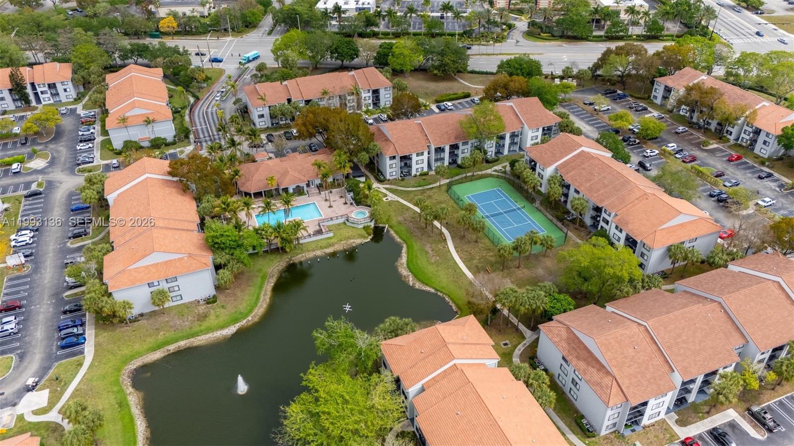 VISCONTI CONDO - Residential