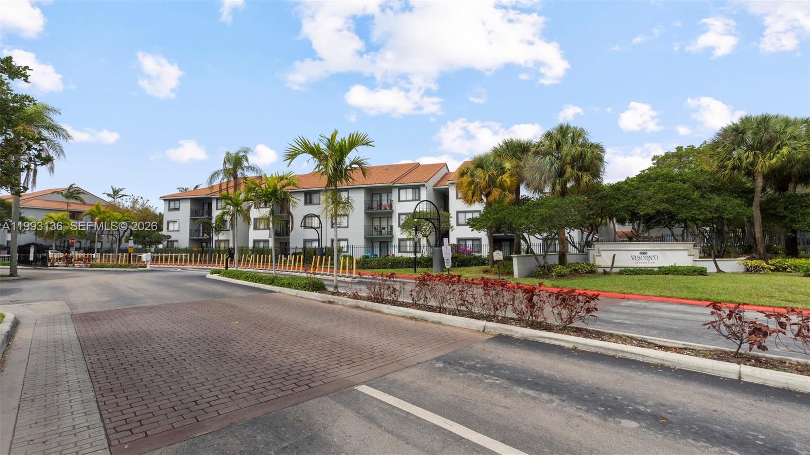 VISCONTI CONDO - Residential