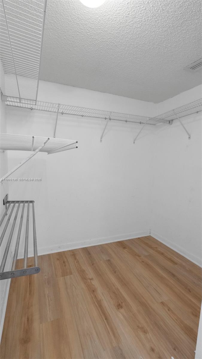 VISCONTI CONDO - Residential