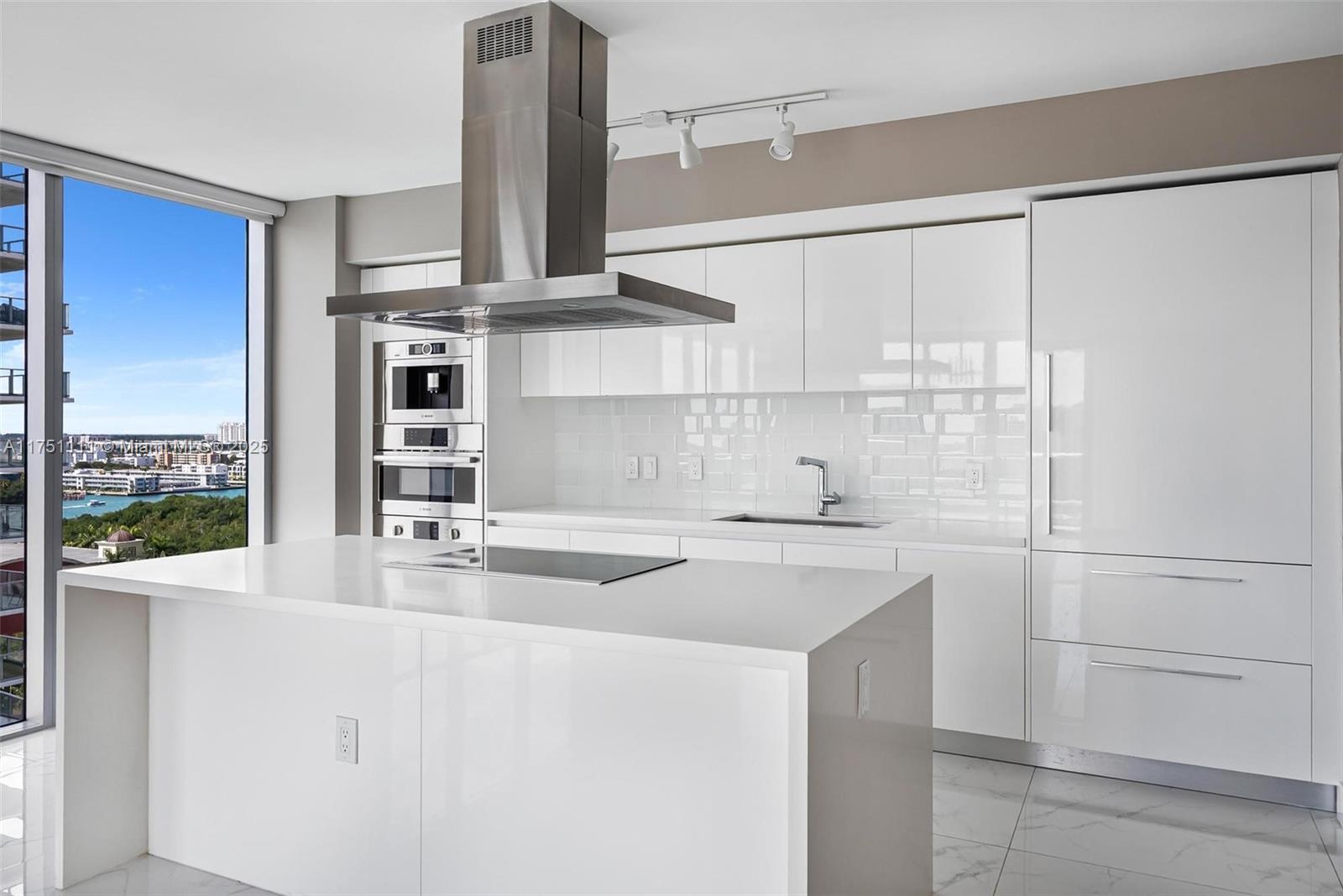 PARQUE TOWERS CONDO - Residential