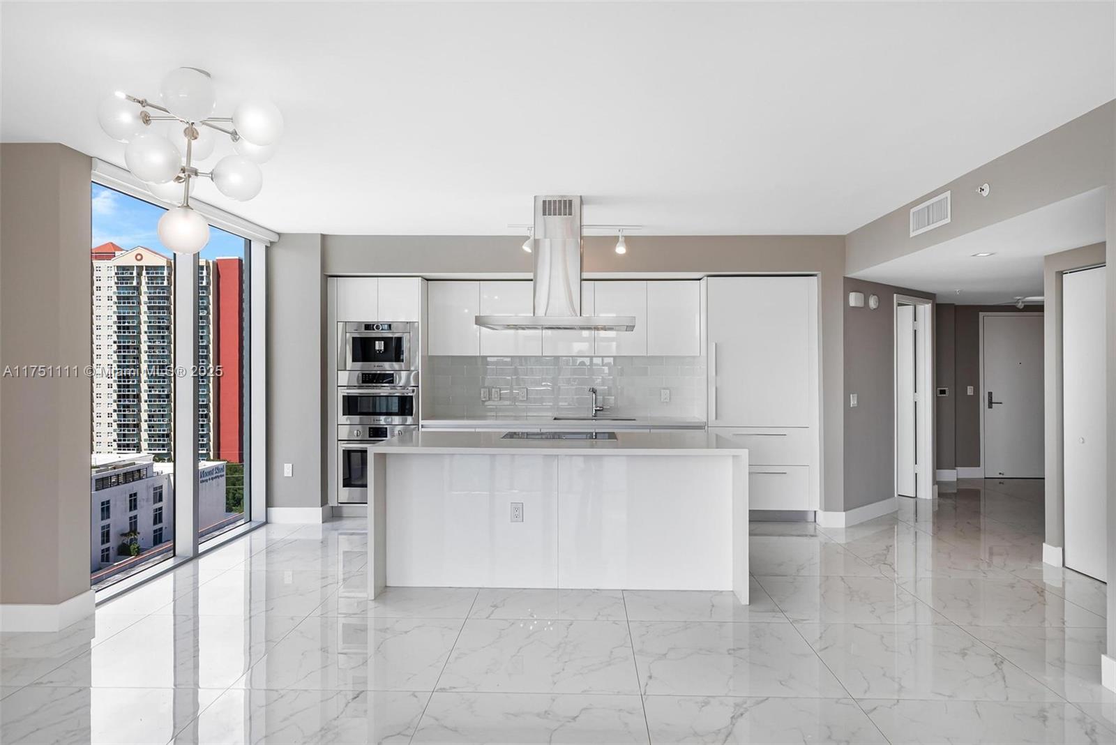 PARQUE TOWERS CONDO - Residential