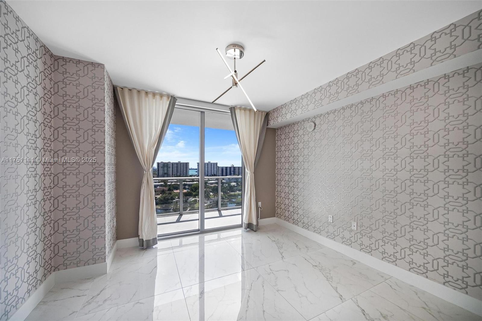 PARQUE TOWERS CONDO - Residential