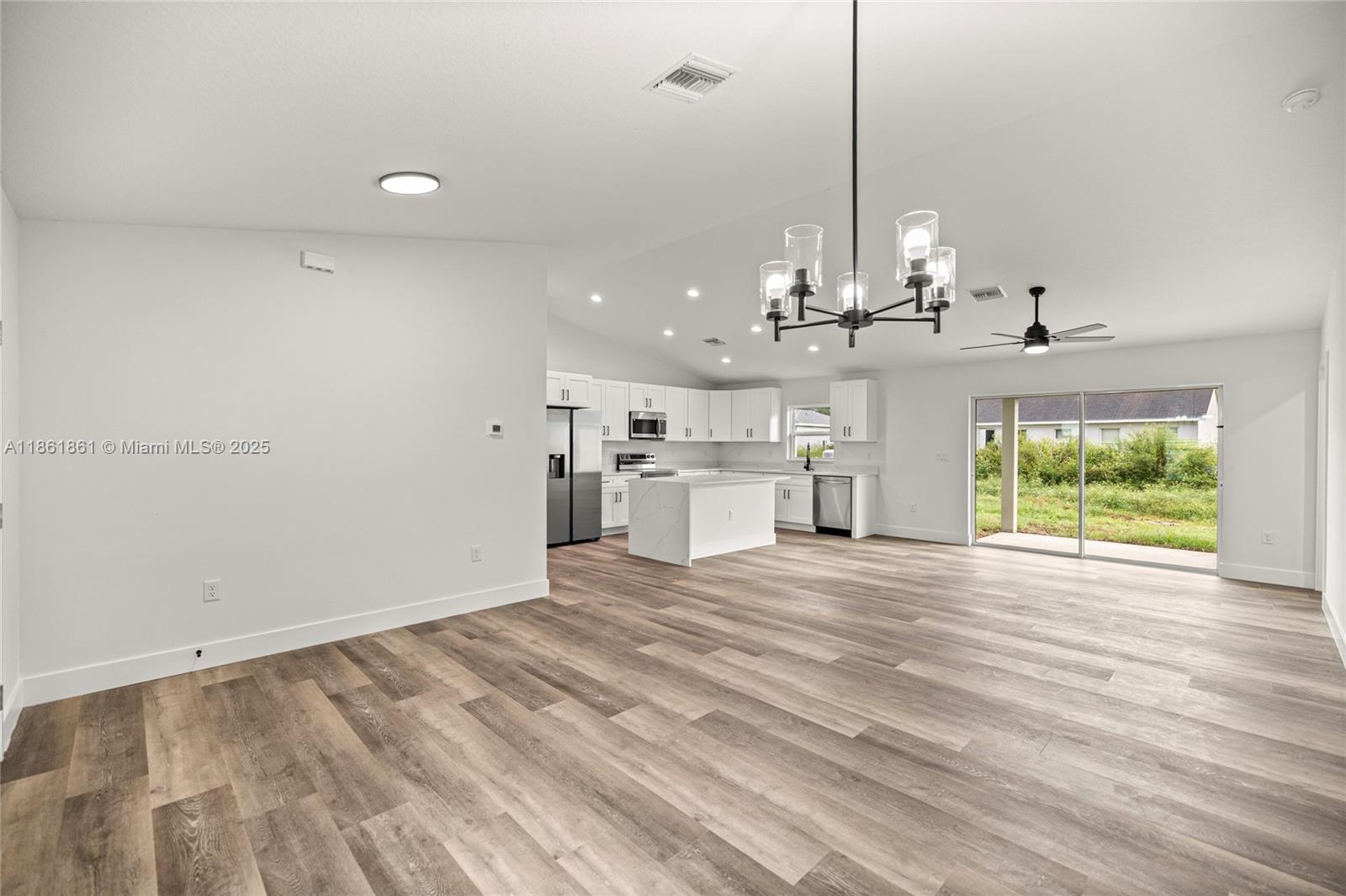SILVER SPRINGS SHORES - Residential