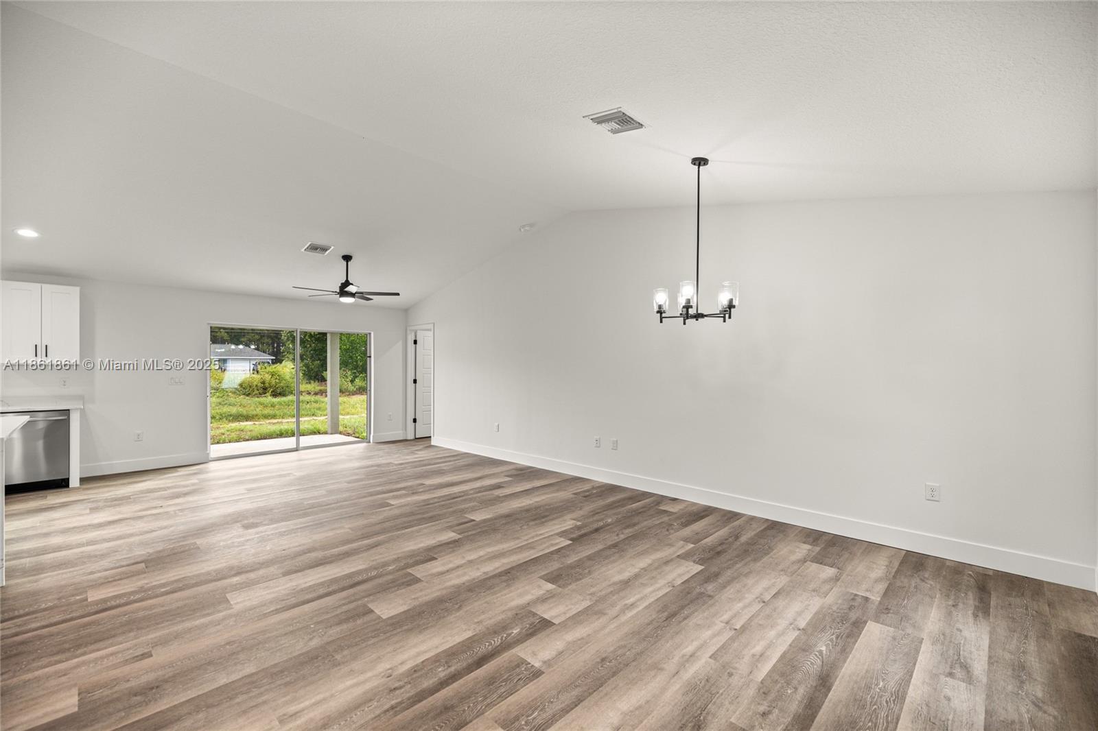 SILVER SPRINGS SHORES - Residential