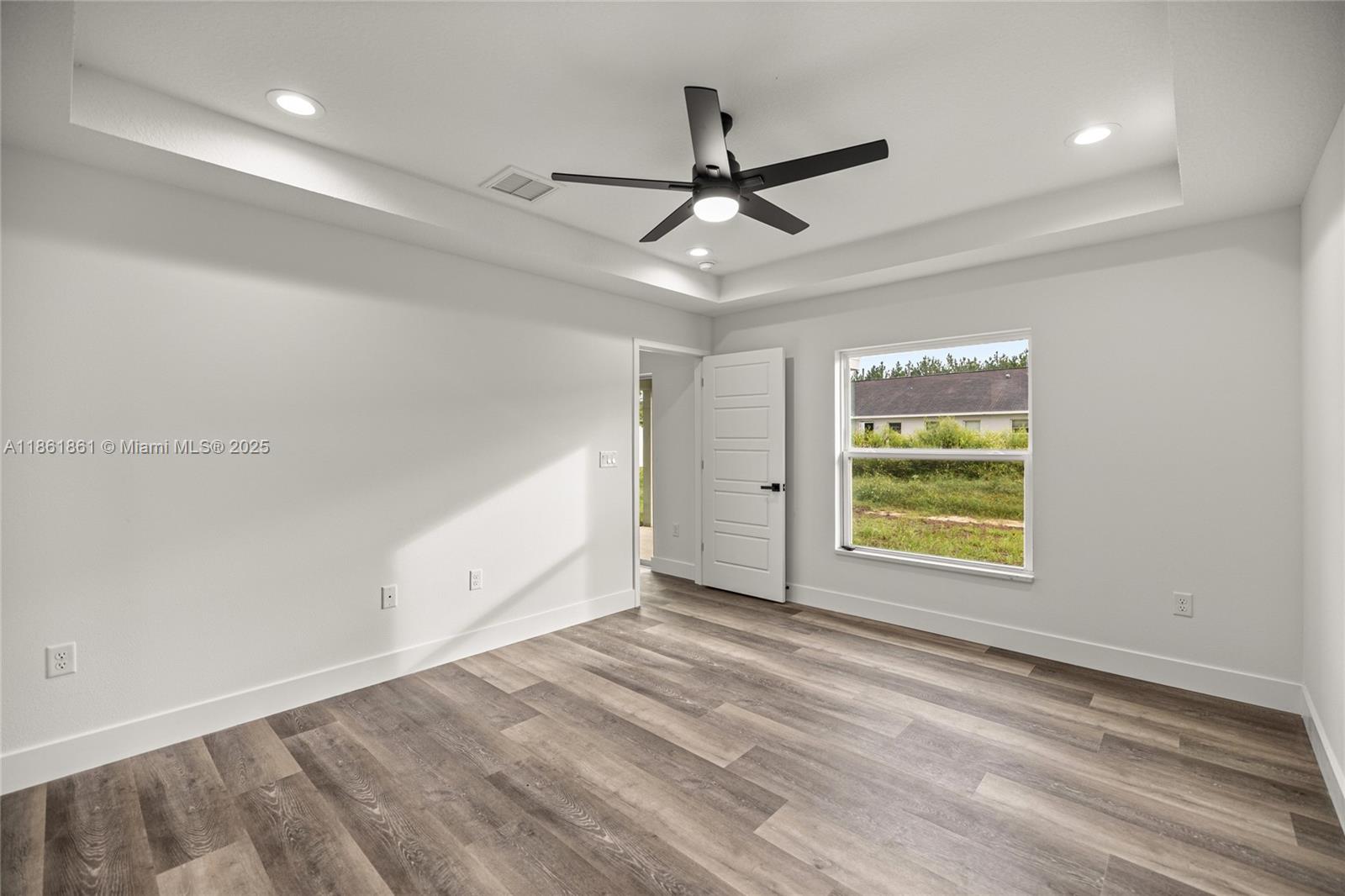 SILVER SPRINGS SHORES - Residential