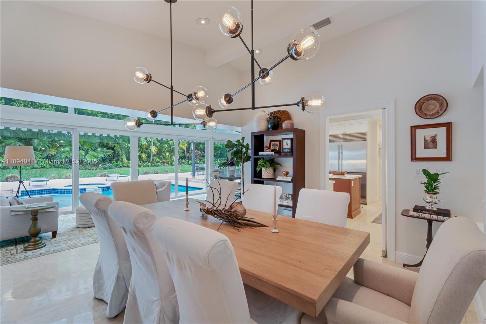 TOWN & RANCH ESTS - Residential