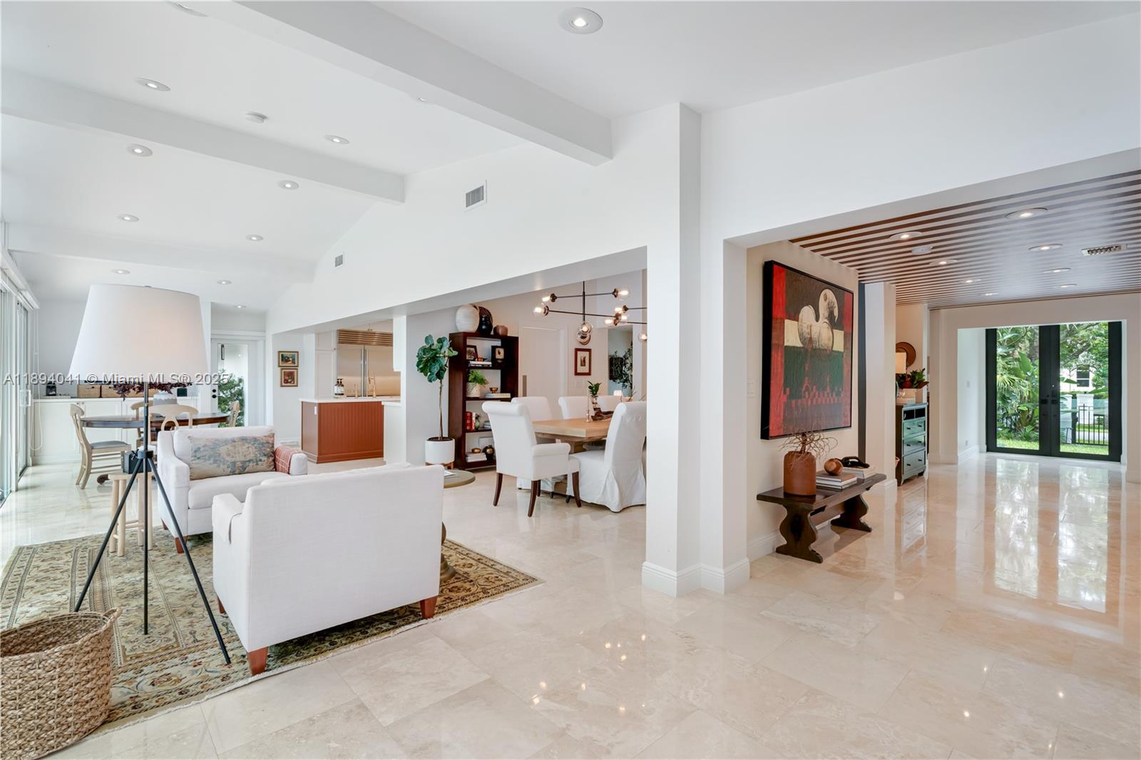 TOWN & RANCH ESTS - Residential