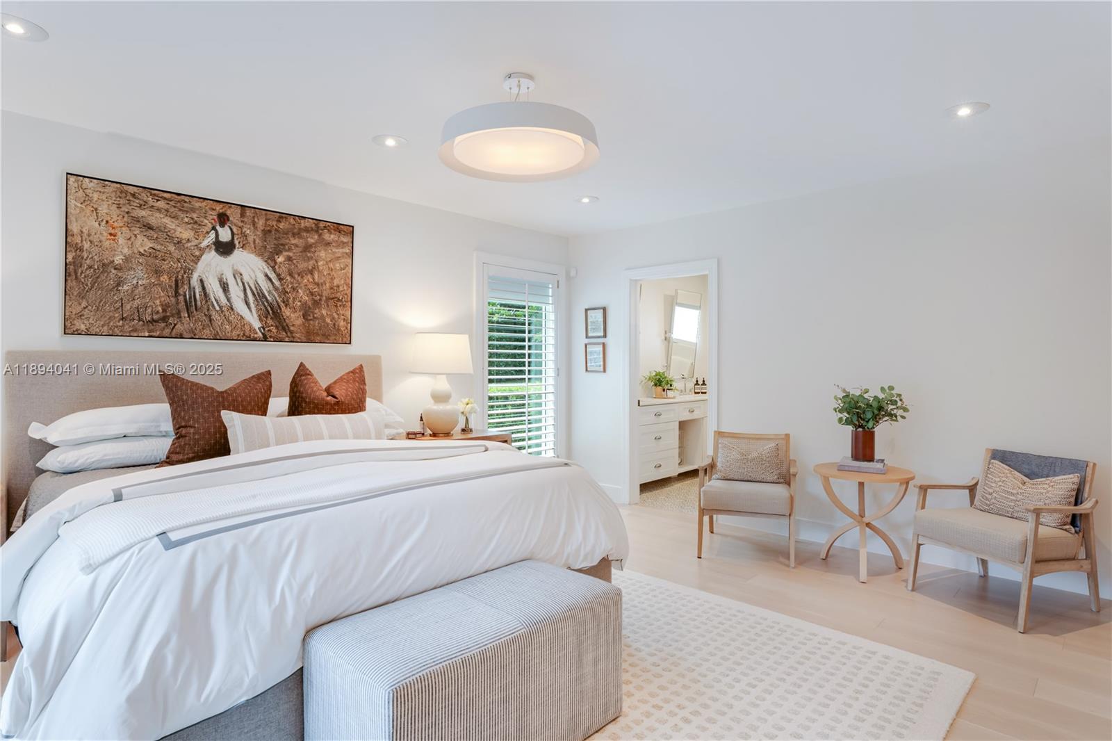 TOWN & RANCH ESTS - Residential