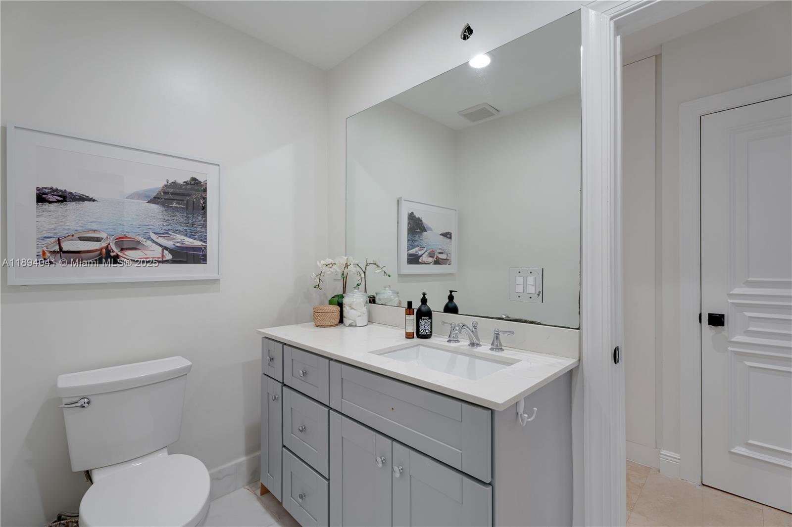 TOWN & RANCH ESTS - Residential