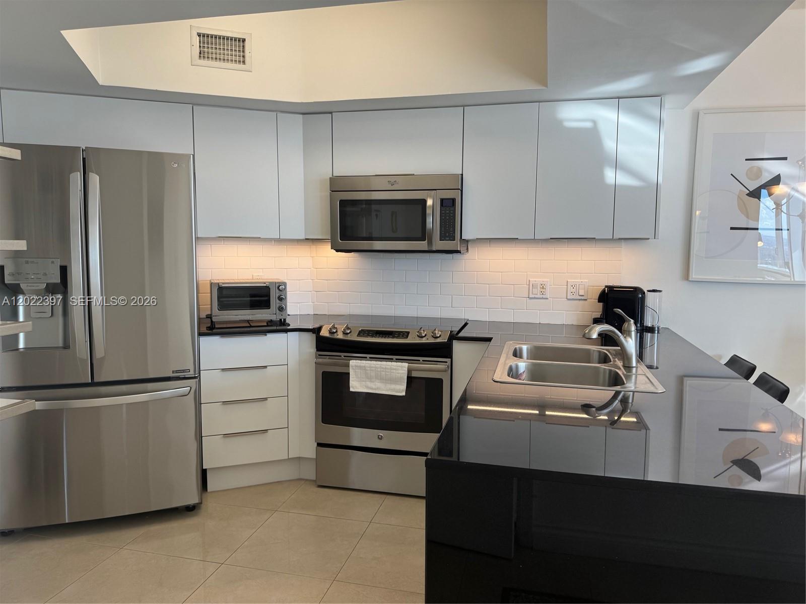 1750 N Bayshore Dr 3314