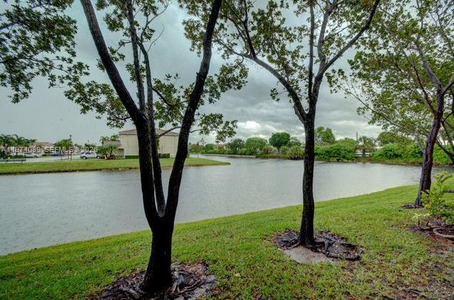 WOODLAND VILLAS 1ST ADD - Residential