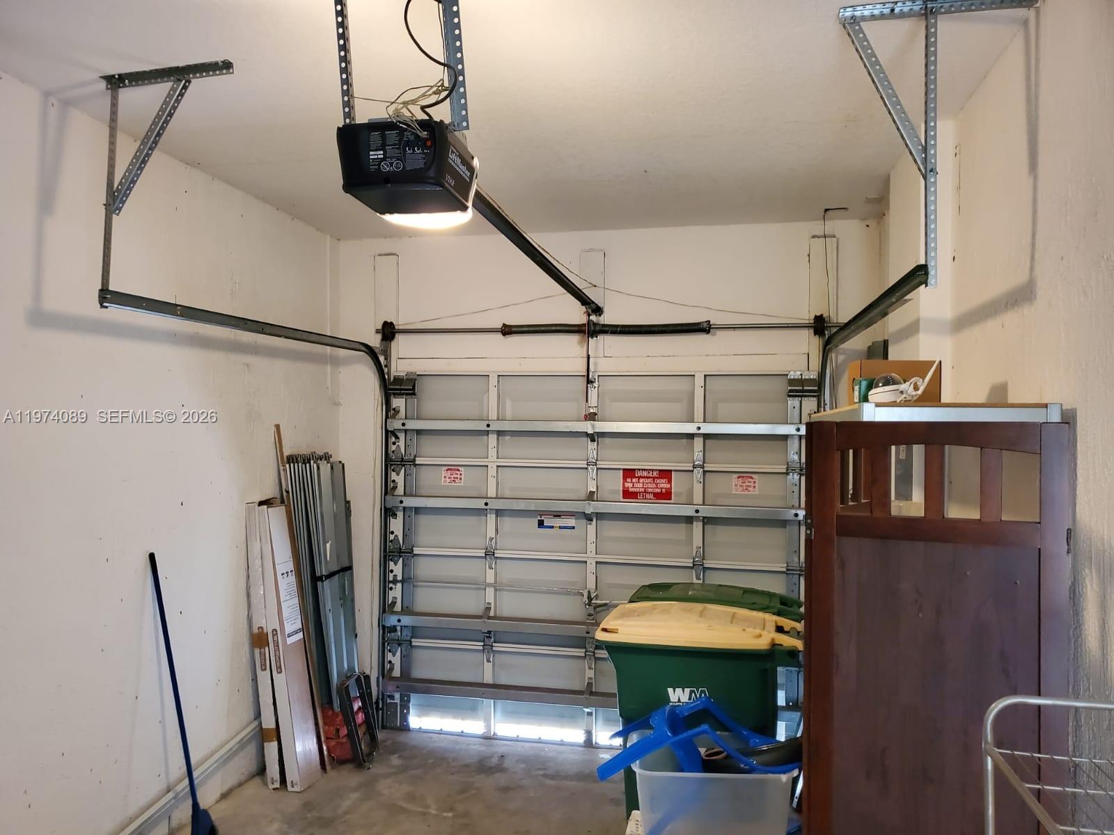 WOODLAND VILLAS 1ST ADD - Residential