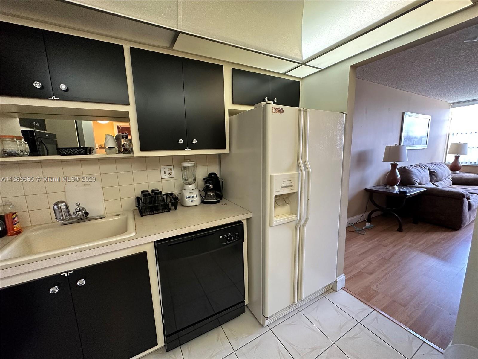 WATERGATE CONDOMINIUM NO - Residential Lease