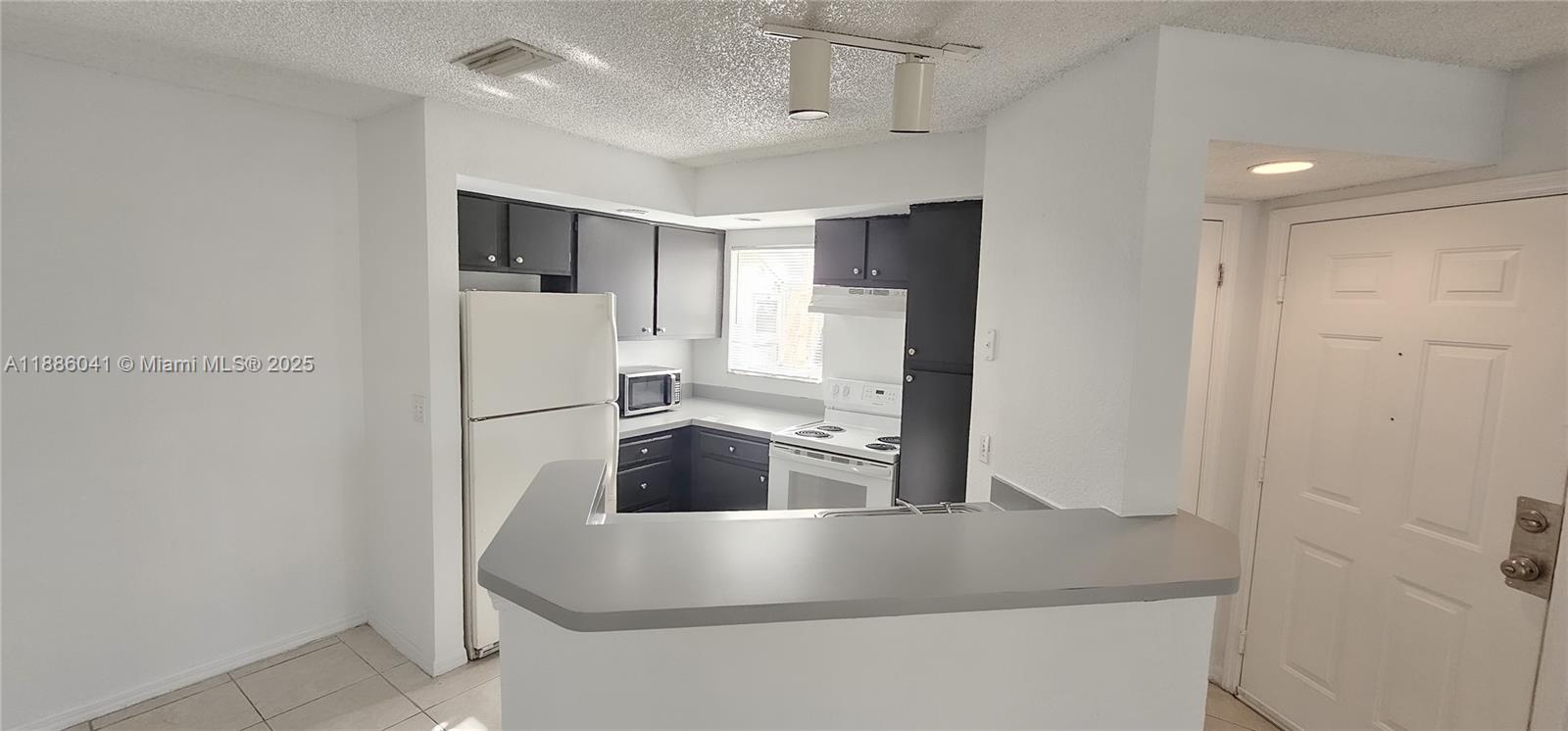 CORAL KEY CONDO - Residential