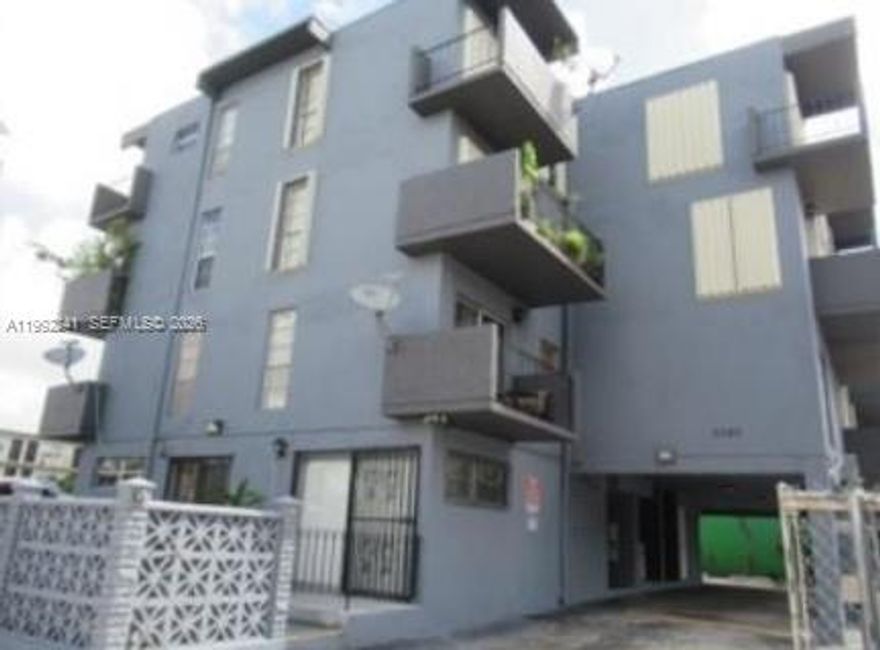 Charming two-story corner condo on Flagler St, centrally located near MIA and the Palmetto Expressway. This renovated 1-bed/2-bath unit offers excellent security, low HOA fees, and is move-in ready - ideal for investors or first-time buyers.