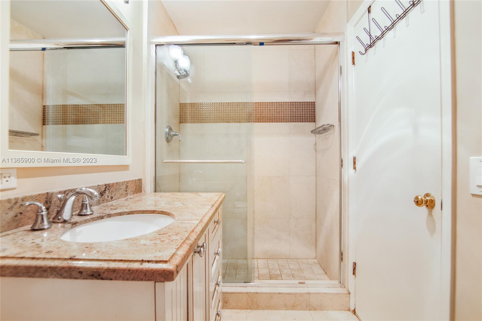 GOLDEN BEACH SEC F - Residential