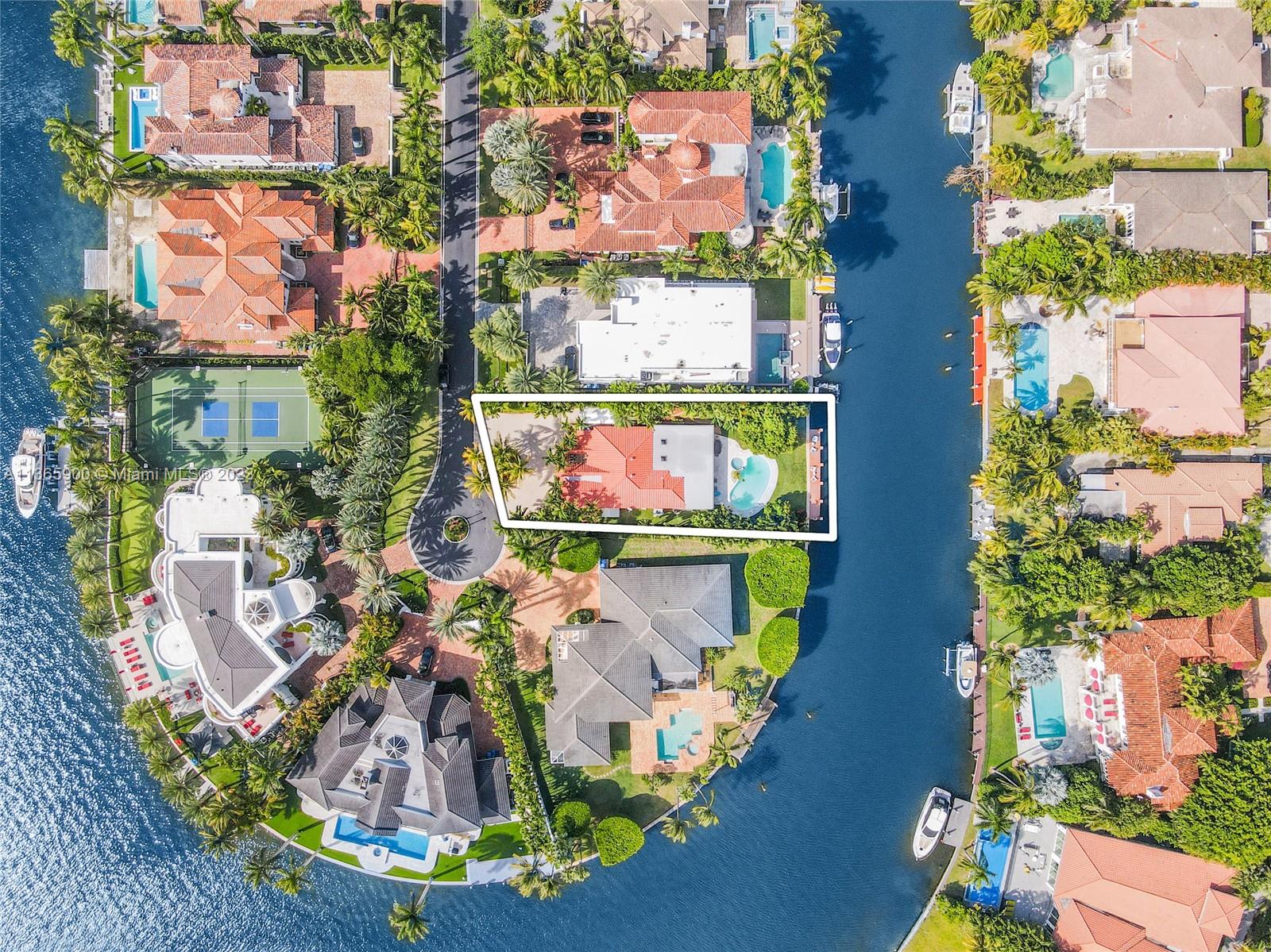 GOLDEN BEACH SEC F - Residential