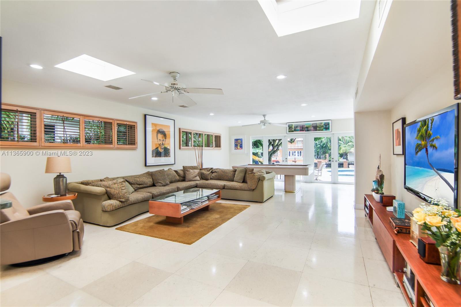 GOLDEN BEACH SEC F - Residential