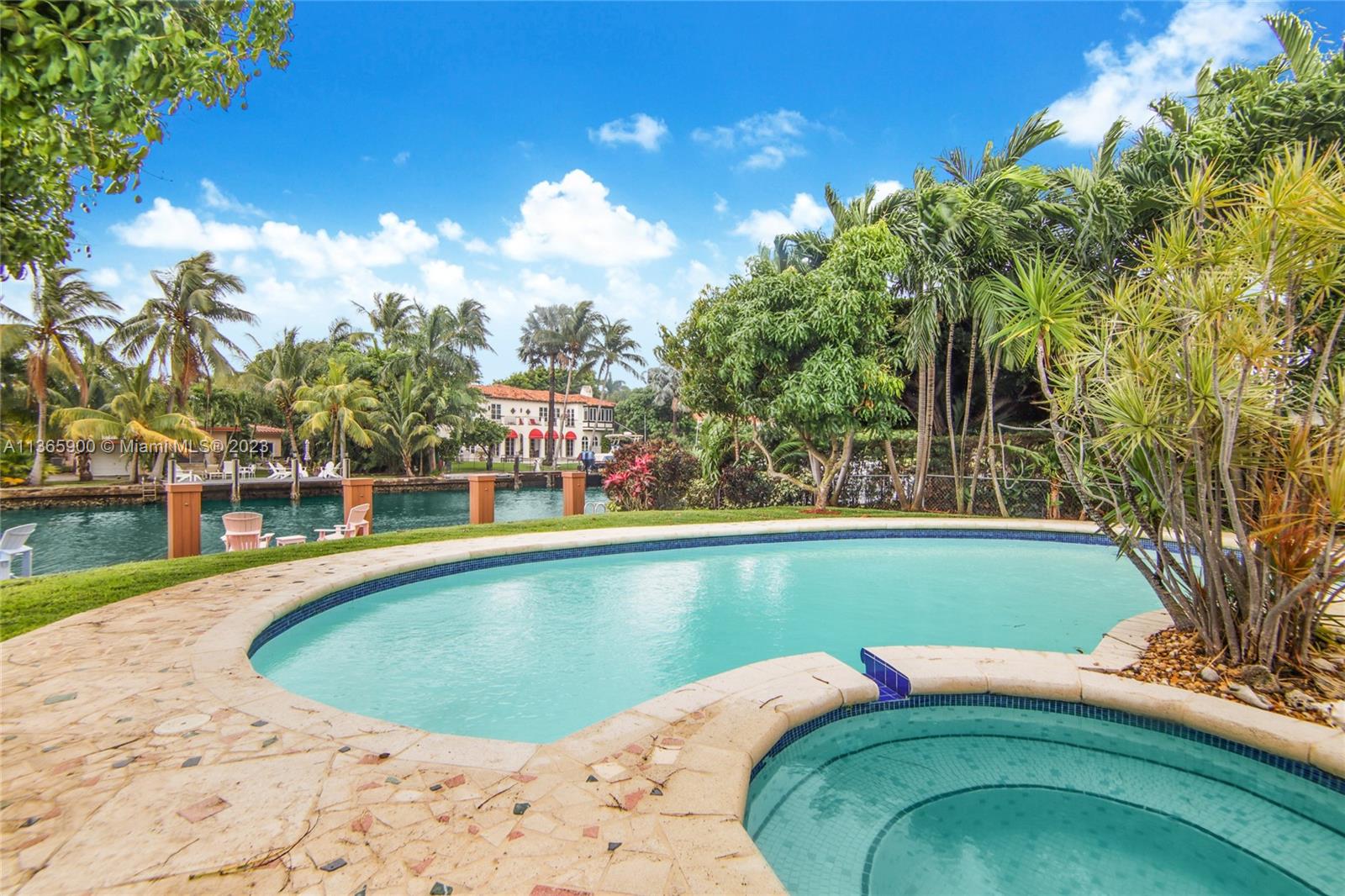 GOLDEN BEACH SEC F - Residential