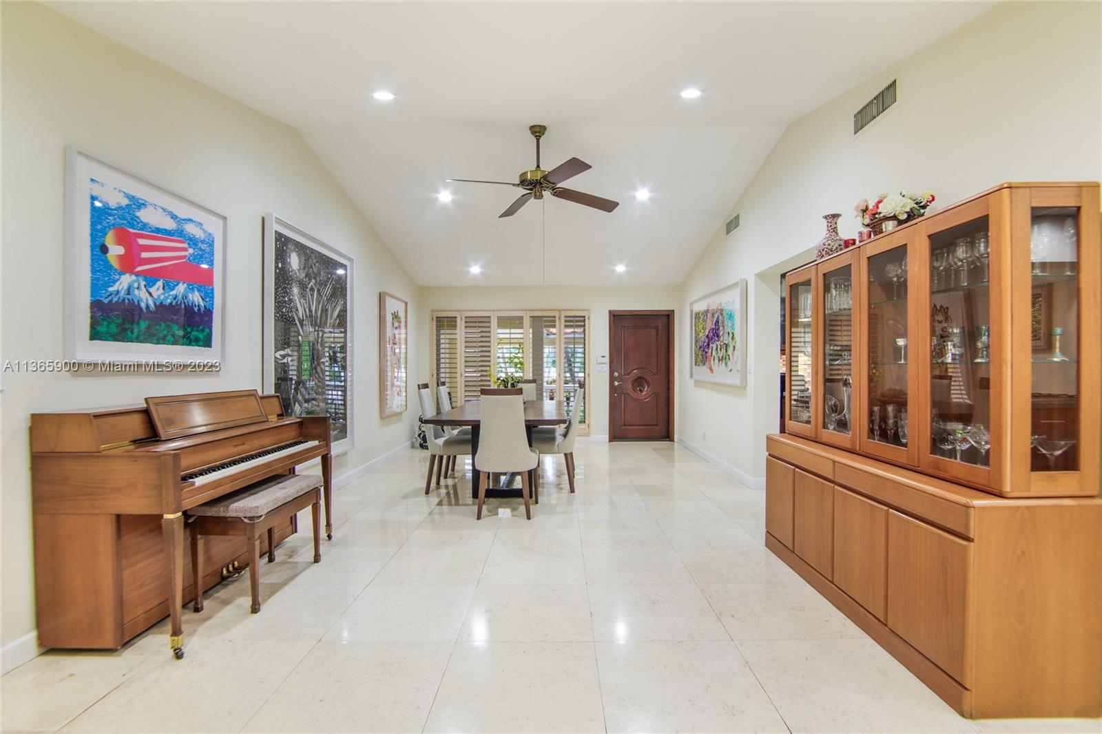 GOLDEN BEACH SEC F - Residential