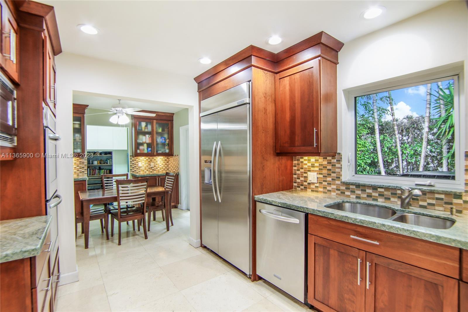 GOLDEN BEACH SEC F - Residential