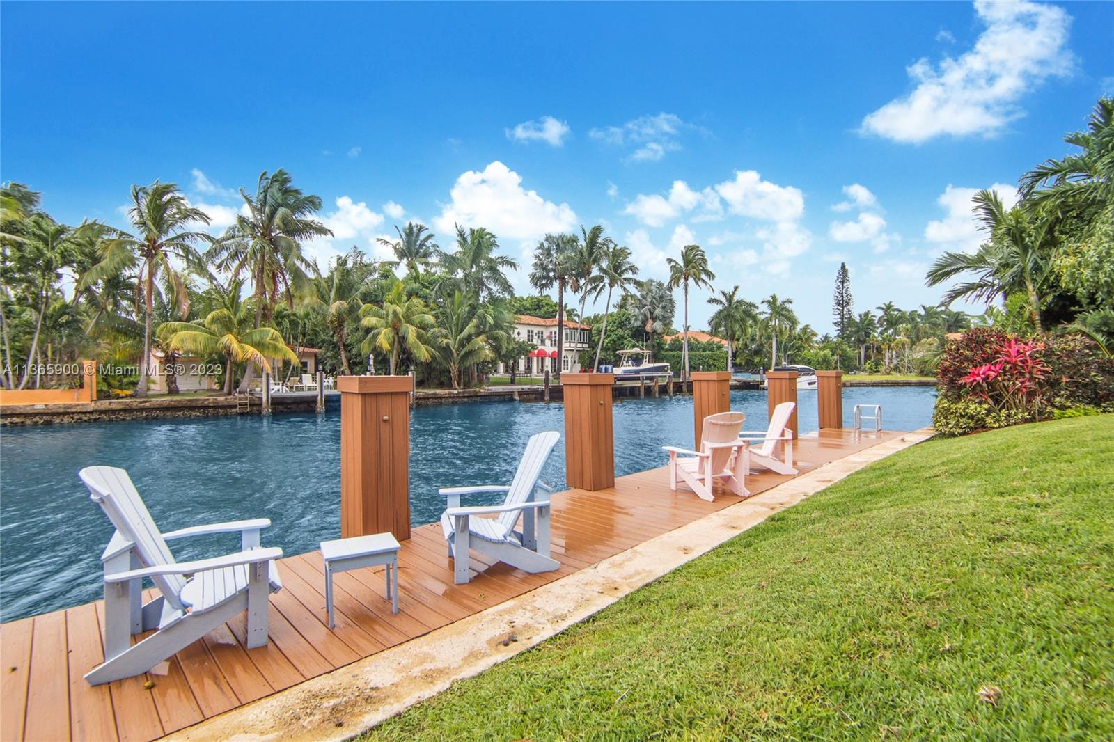 GOLDEN BEACH SEC F - Residential