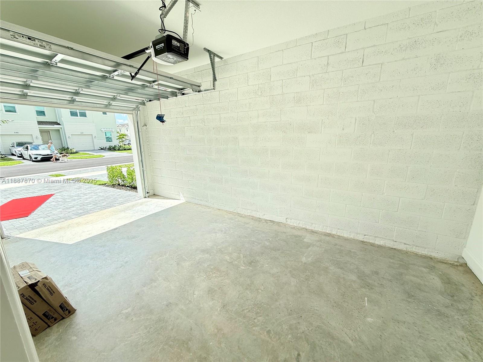 VERANDA PLAT NO. 9 - Residential Lease