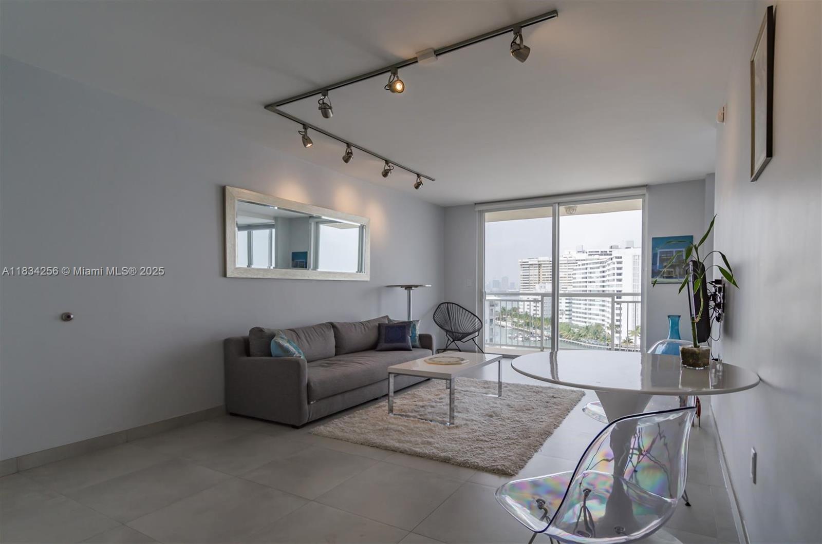 1345 Lincoln Rd 1202