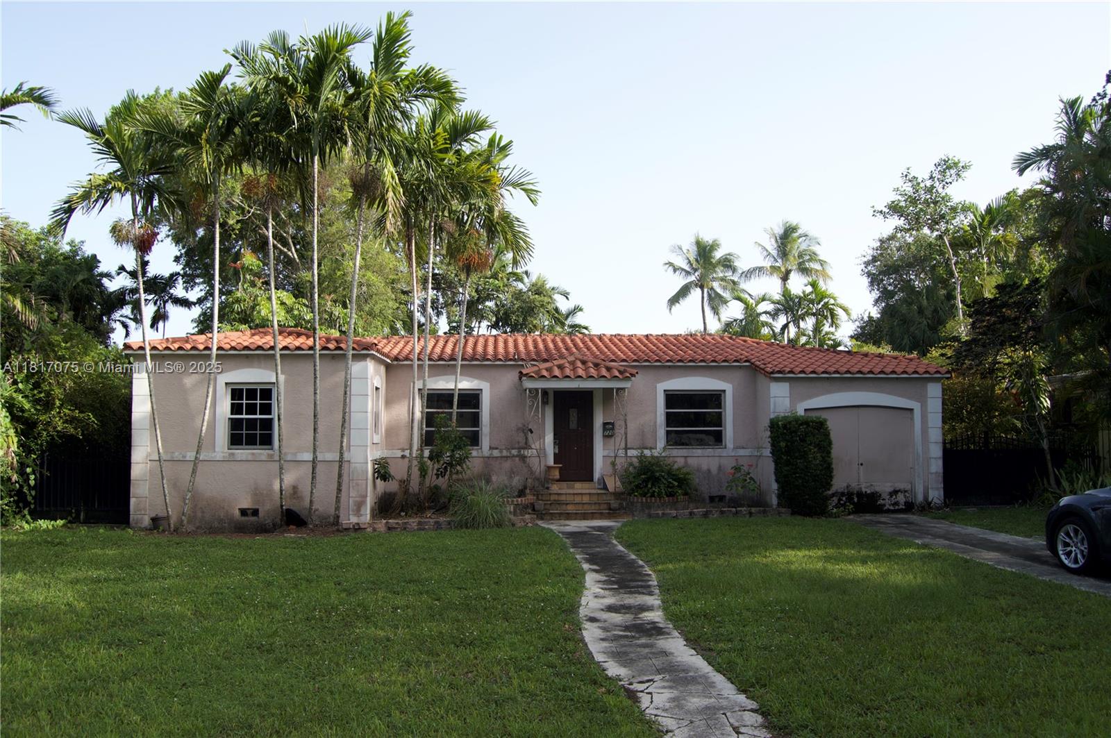 720 Ne 117th St, Biscayne Park, Miami-Dade County, Florida - 3 Bedrooms  
2 Bathrooms - 