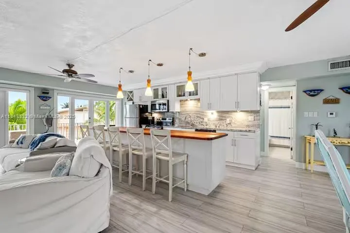 Key Largo, Florida, 33037, United States, 4 Bedrooms Bedrooms, ,3 BathroomsBathrooms,Residential,Active,1894254