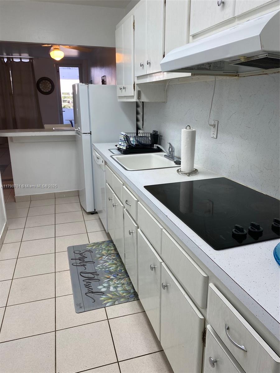 100 Lincoln Rd 304