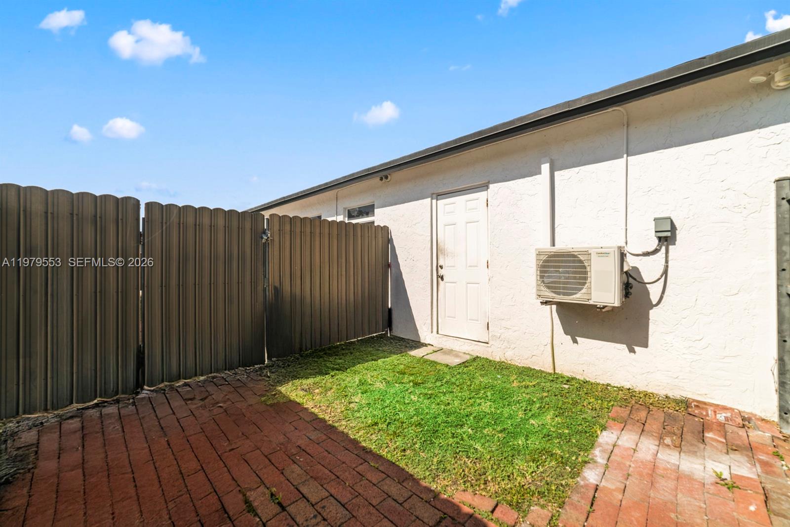 MEADOW WOOD MANOR #4 - Residential