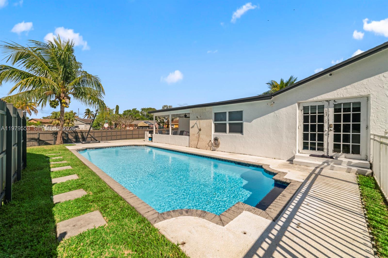 MEADOW WOOD MANOR #4 - Residential